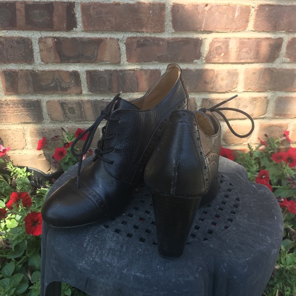 Size 10 Nine West Black Leather Wedges - Picture 7 of 10